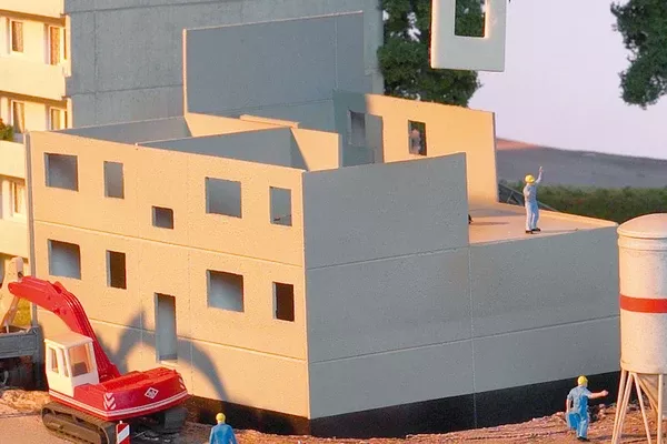 Piko 61147 HO Scale Prefab Apartment Under Construction Kit
