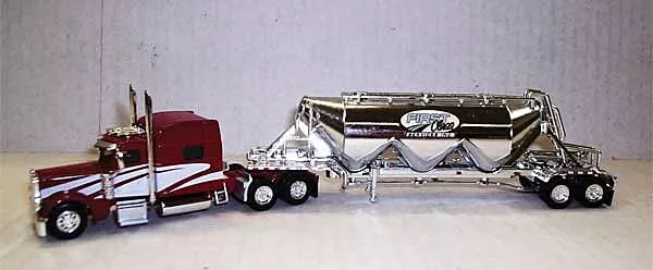 Trucks n Stuff SPEC022 First Class Services 389 Peterbilt with Chrome Pneumatic Bulk Trailer